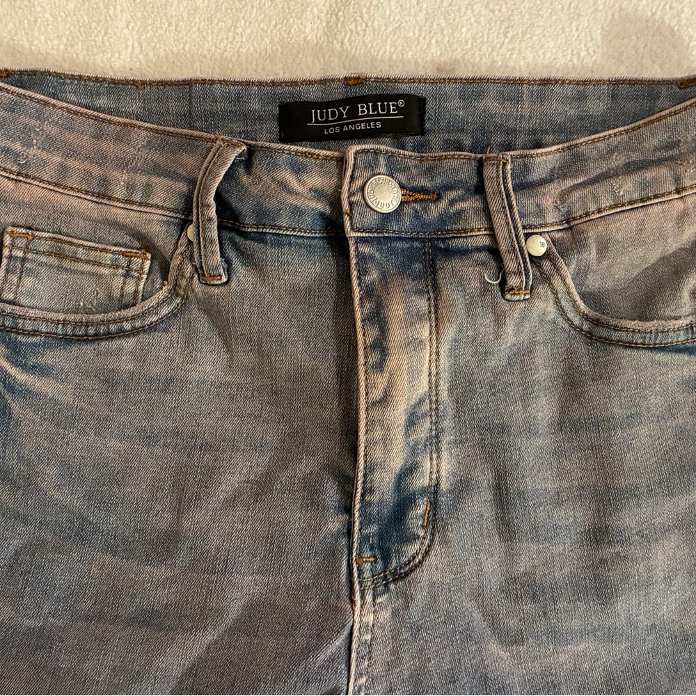 Judy Blue Pink Wash High Rise Stretch Denim Frayed Hem Bermuda Shorts EUC M  6-8 - Picture 3 of 9